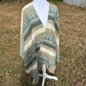 Twig & Arrow NWT Blanket Scarf Shawl Cape Poncho Women’s One Size
